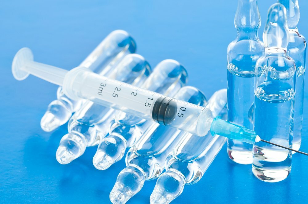 Инъекция «Папаверина» в член Побочные явления от введения «Папаверина» в член проявляются в виде небольшие синячков на кожном покрове органа